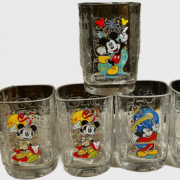 Vintage Millennial 2000 Collectible Disney World Glasses (Set of 5) - Picture 9 of 10